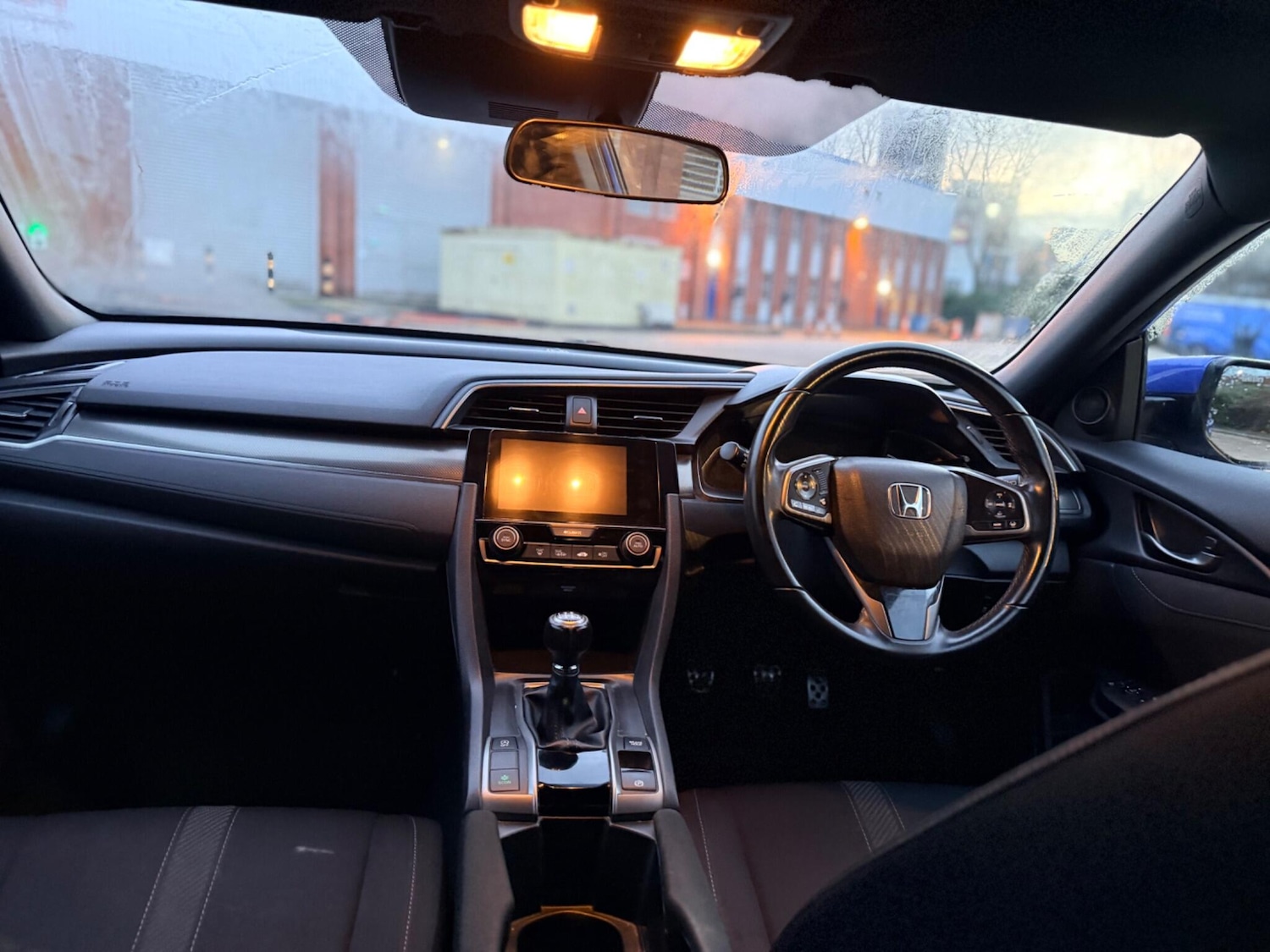 Used Honda Civic 2017 for sale - 77314780: Photo 2