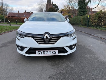 Used Renault Megane 2017 for sale - 78561000: Photo
