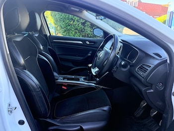 Used Renault Megane 2017 for sale - 79602359: Photo