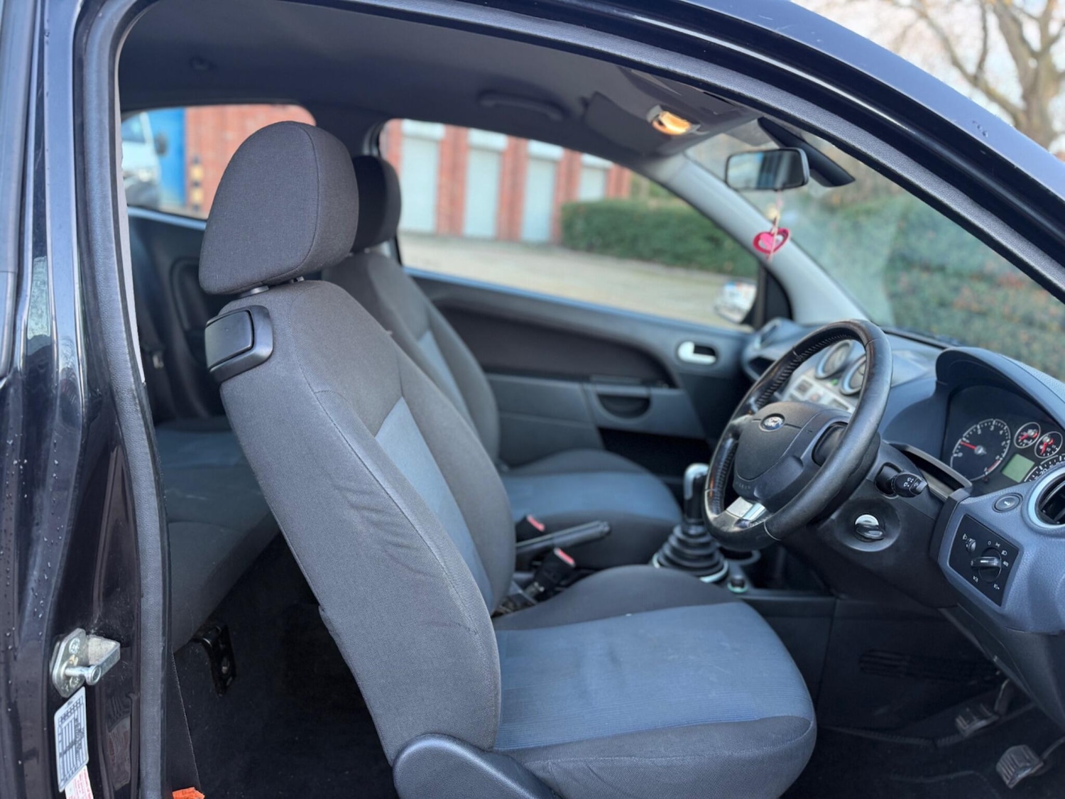 Used Ford Fiesta 2007 for sale - 77440680: Photo 2