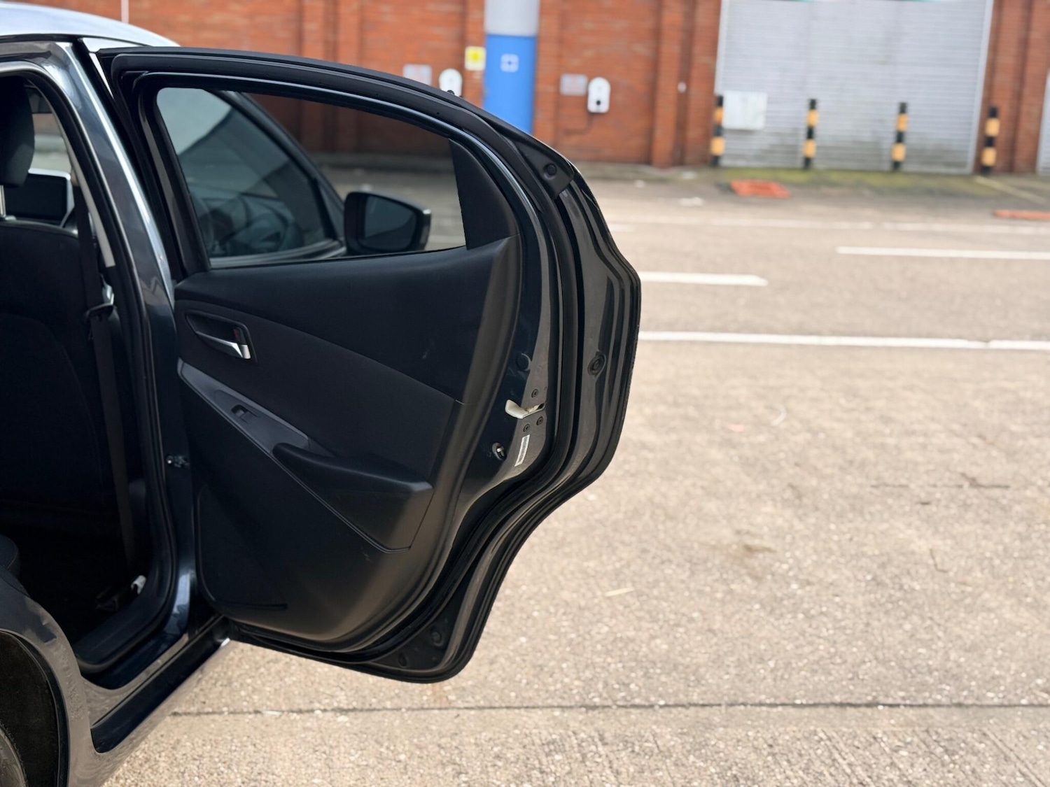 Used Mazda Mazda2 2016 for sale - 78141583: Photo 12