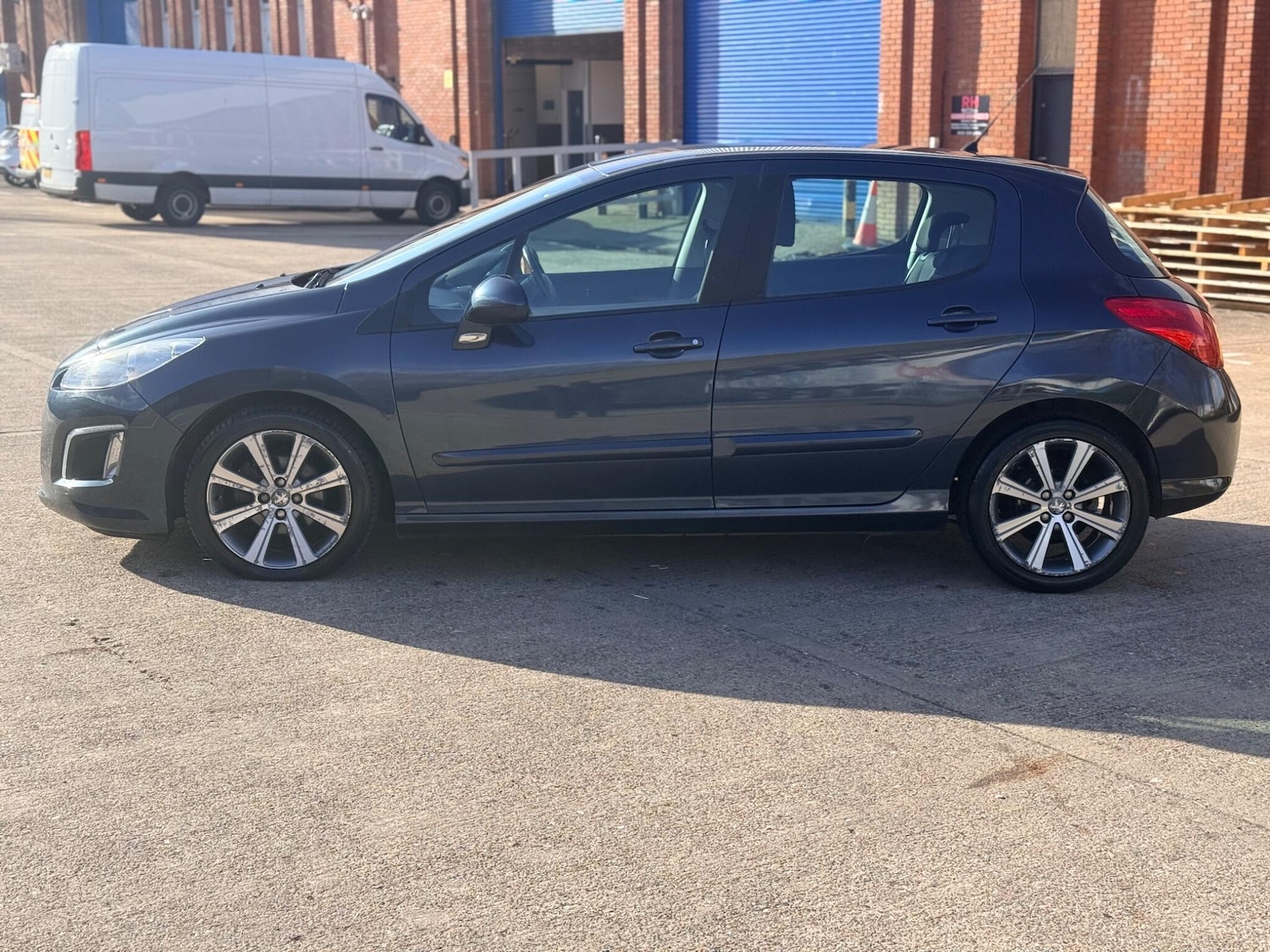 Used Peugeot 308 2012 for sale - 77883244: Photo 20
