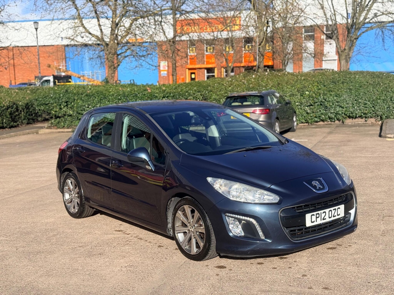 Used Peugeot 308 2012 for sale - 77883244: Photo 4