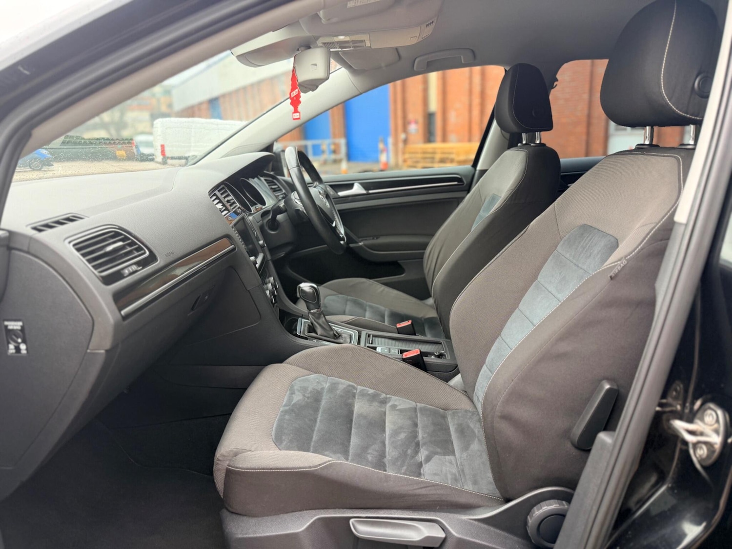 Used Volkswagen Golf 2023 for sale - 77612573: Photo 17