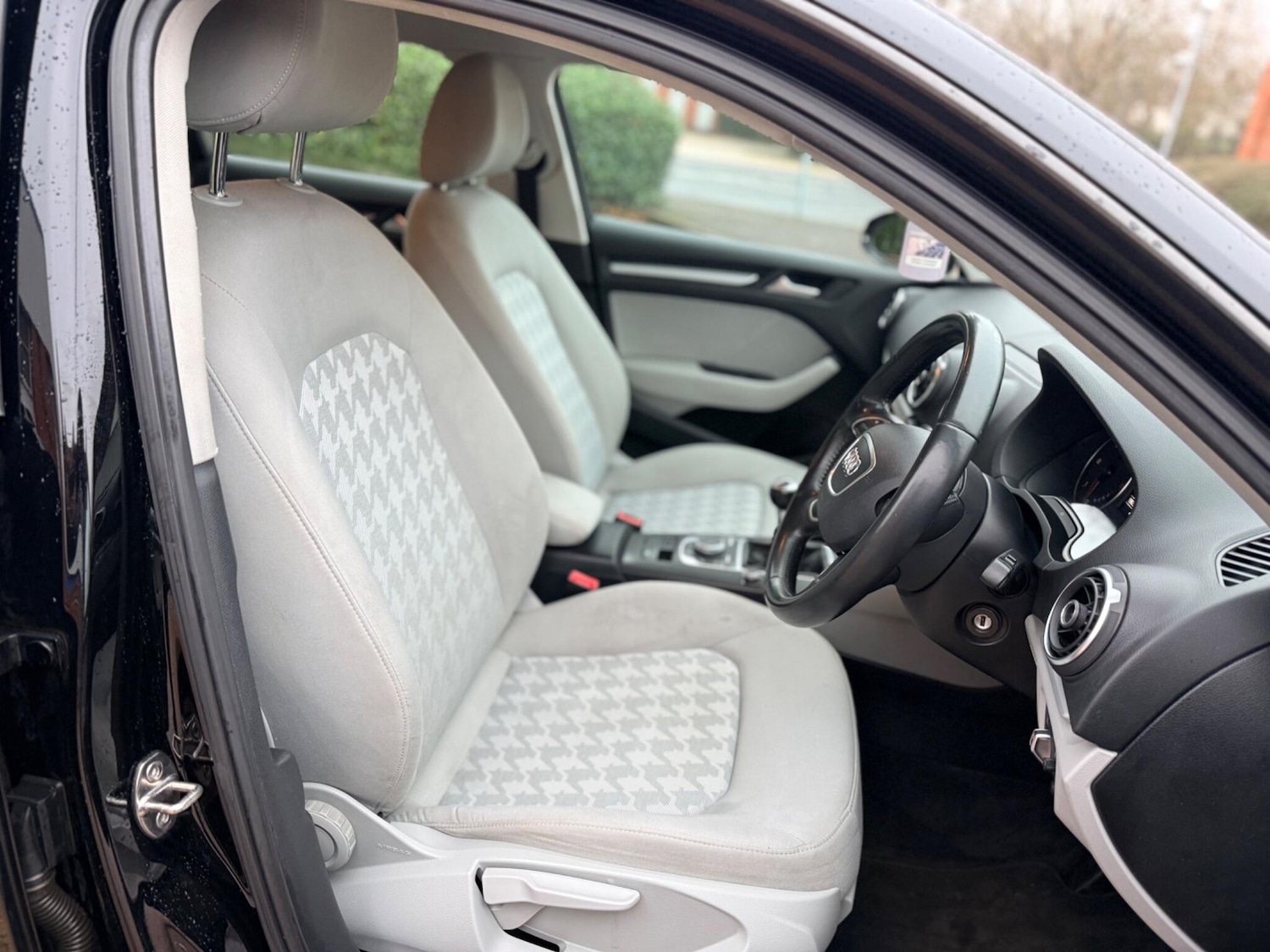 Used Audi A3 2015 for sale - 77255614: Photo 2