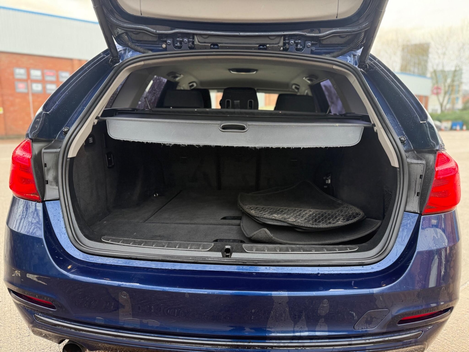 Used BMW 3 Series 2017 for sale - 77255608: Photo 43