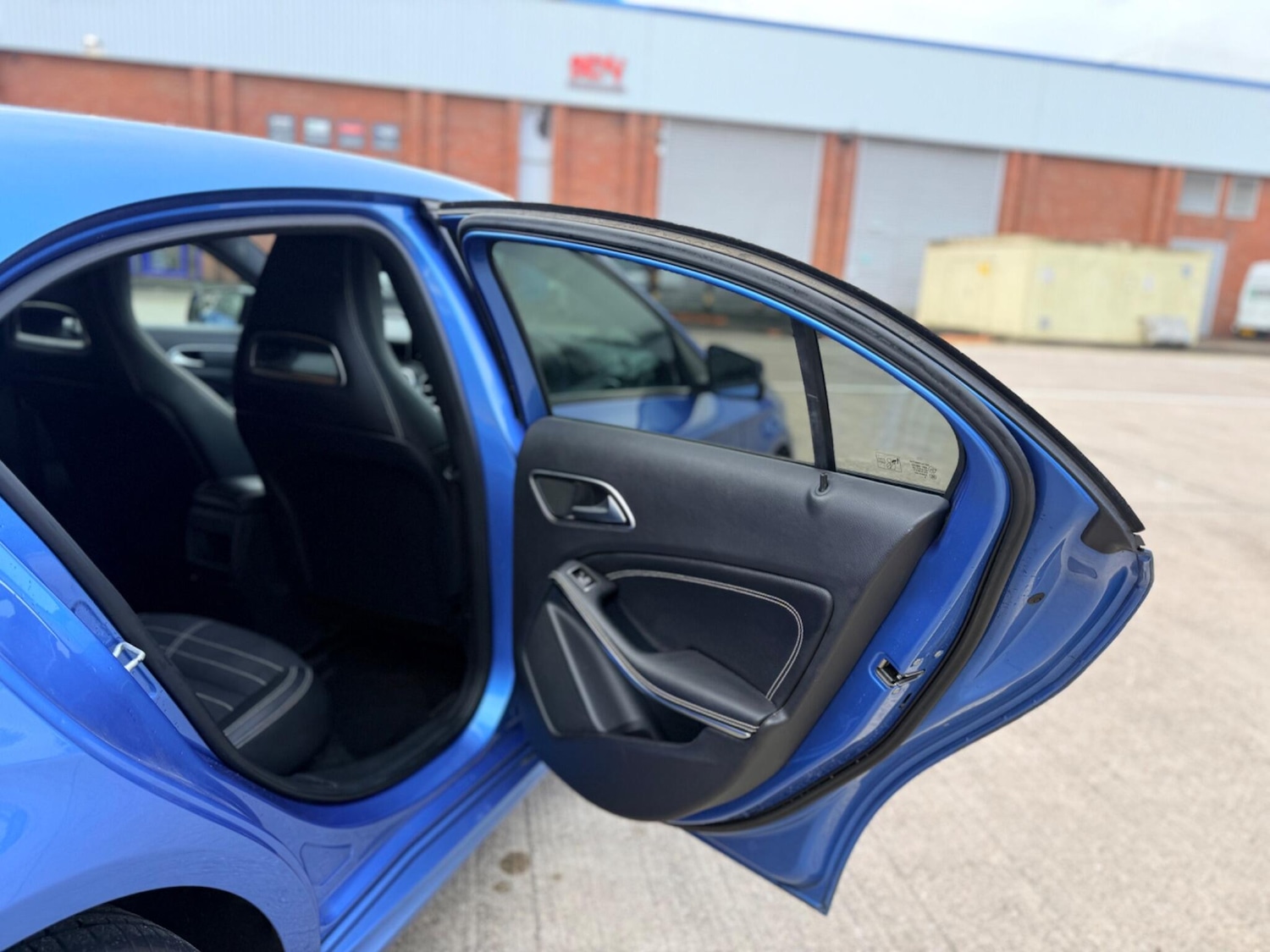 Used Mercedes-Benz A-Class 2013 for sale - 77612238: Photo 11