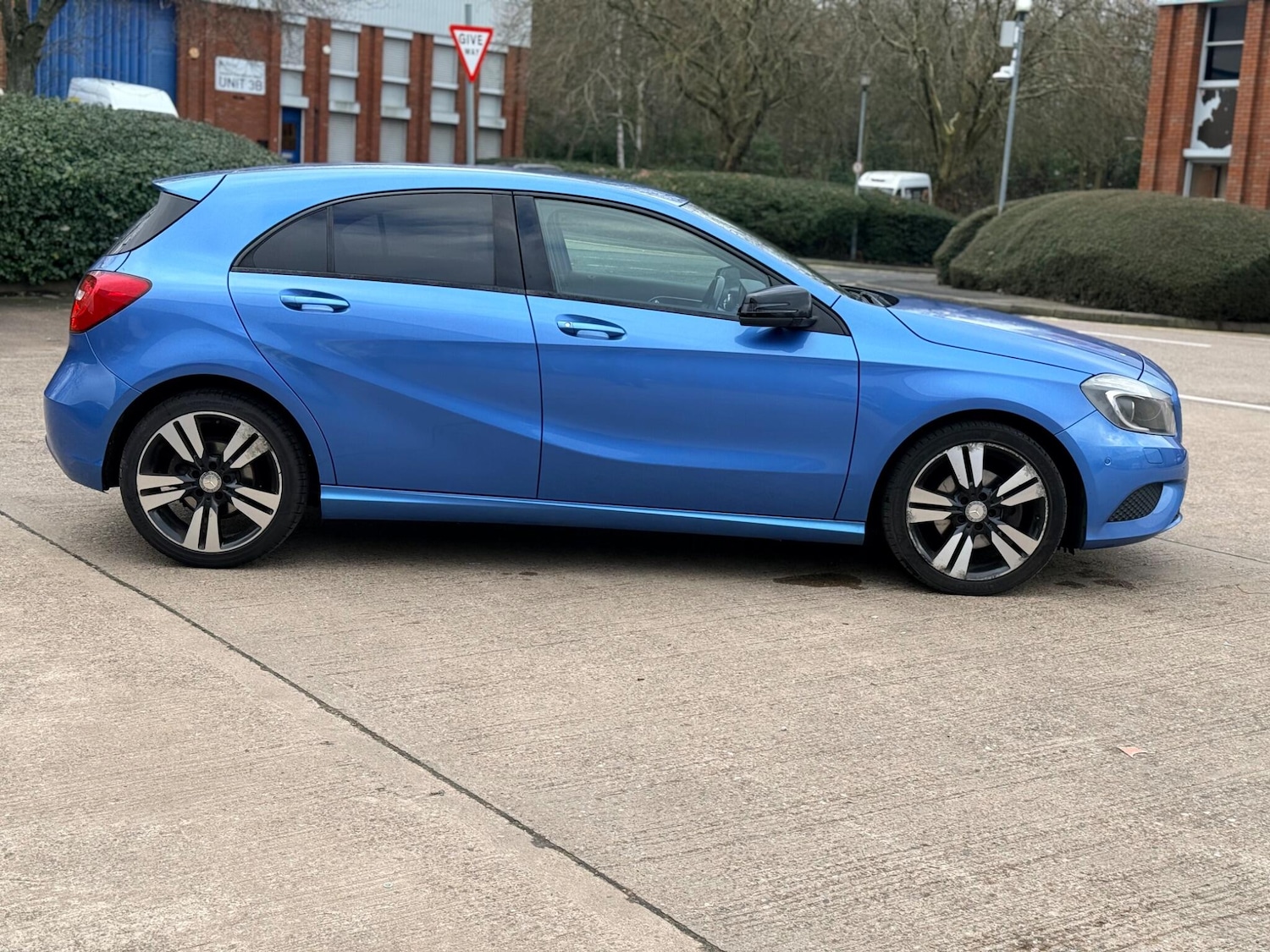 Used Mercedes-Benz A-Class 2013 for sale - 77612238: Photo 28