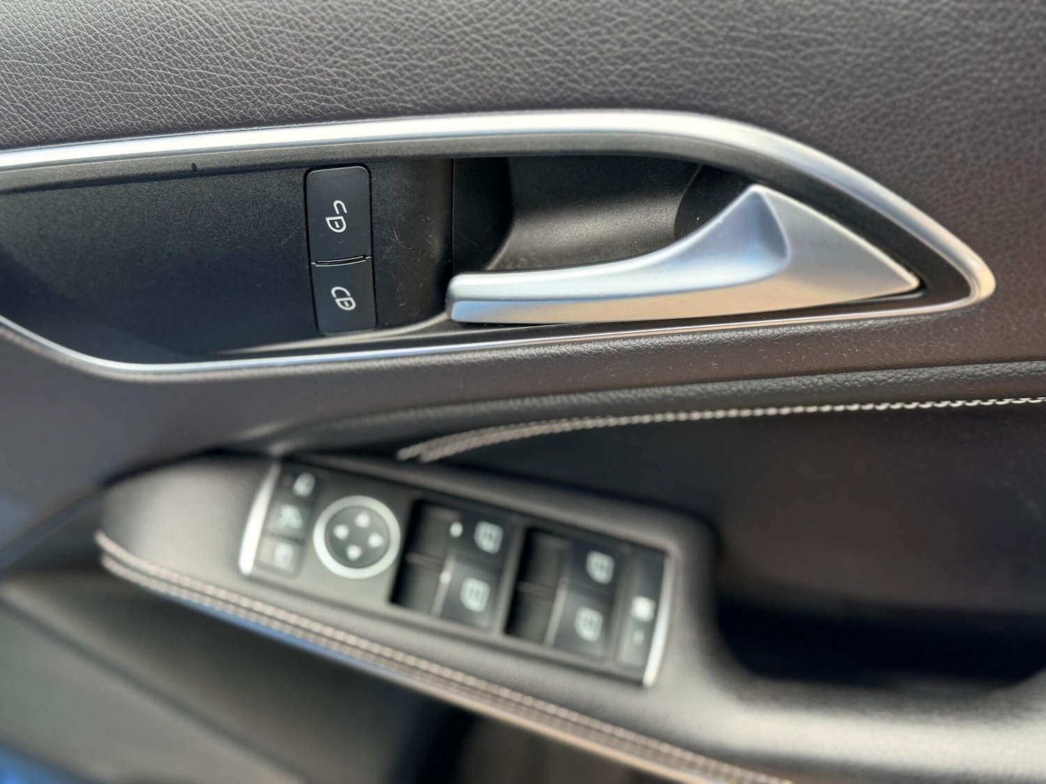 Used Mercedes-Benz A-Class 2013 for sale - 77612238: Photo 32