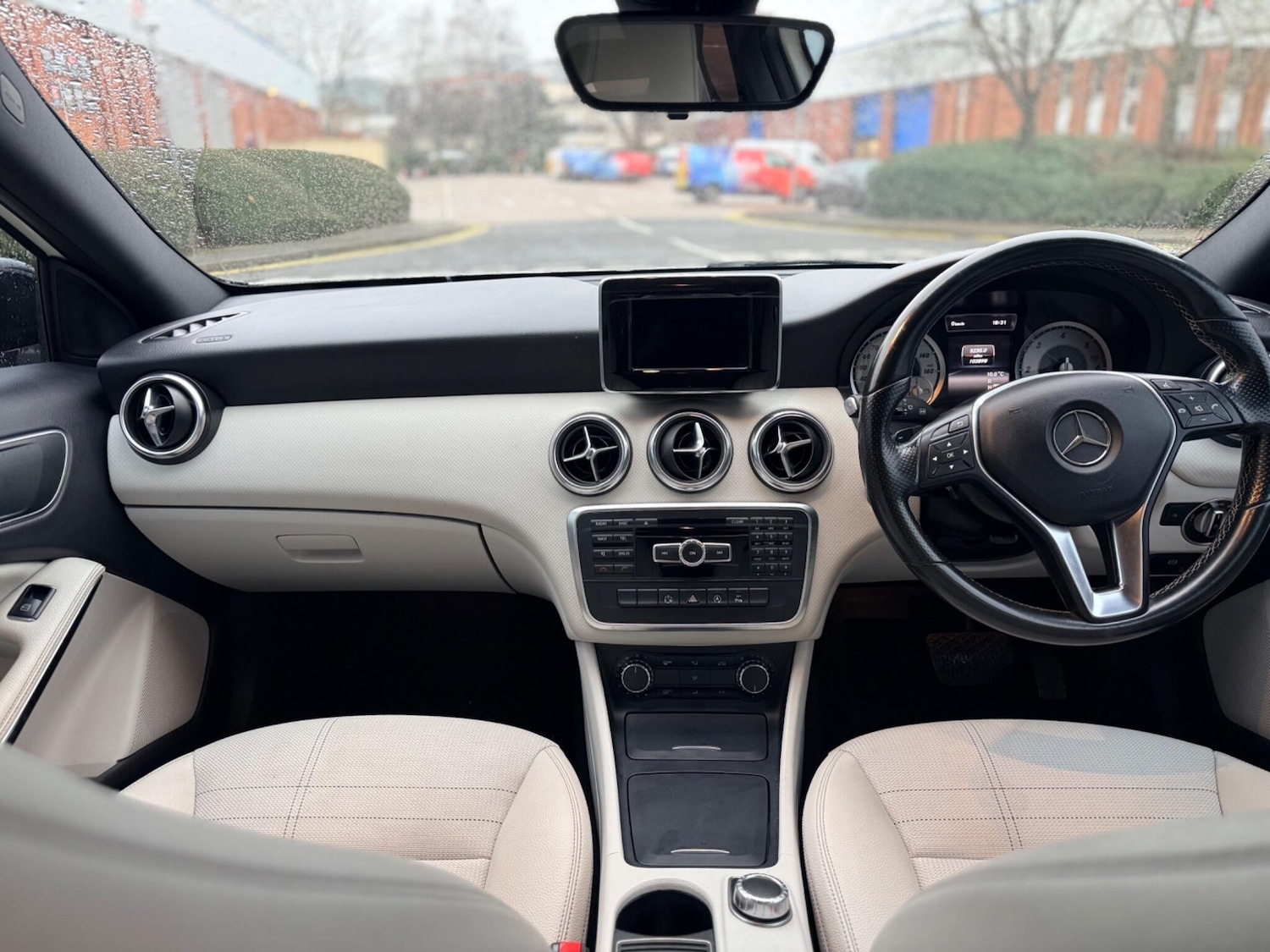 Used Mercedes-Benz A-Class 2015 for sale - 77292058: Photo 12