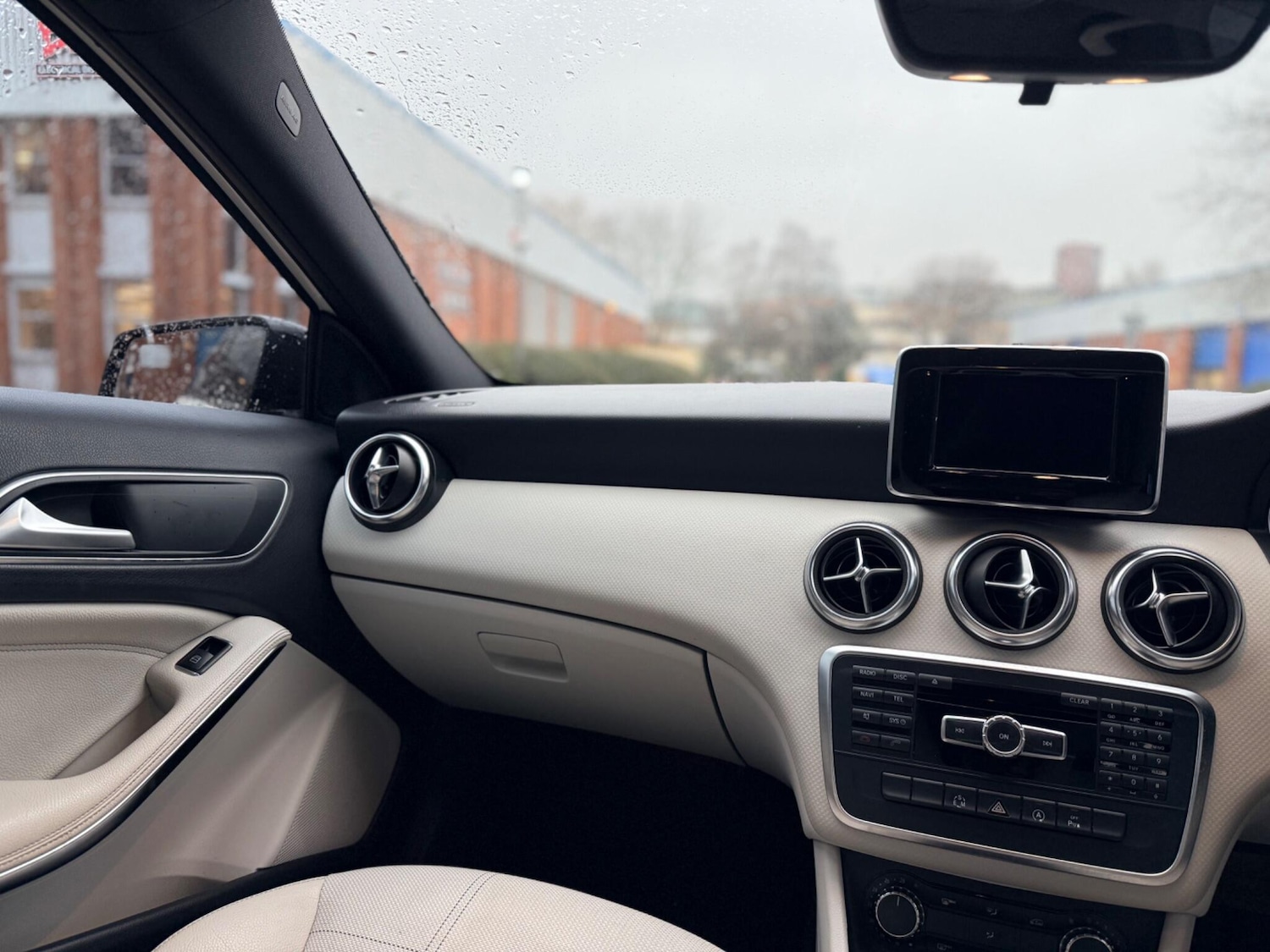 Used Mercedes-Benz A-Class 2015 for sale - 77292058: Photo 14