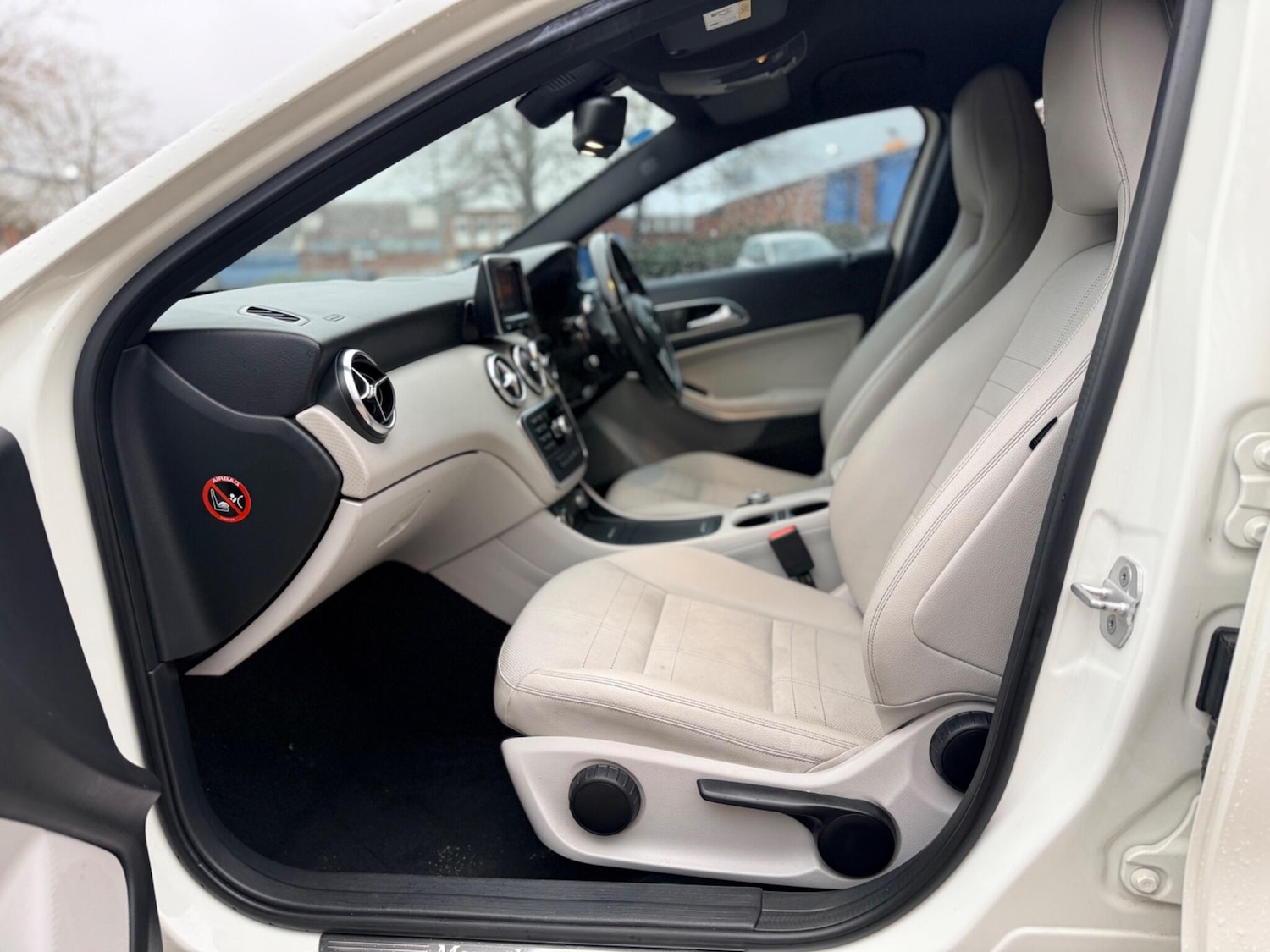 Used Mercedes-Benz A-Class 2015 for sale - 77292058: Photo 26