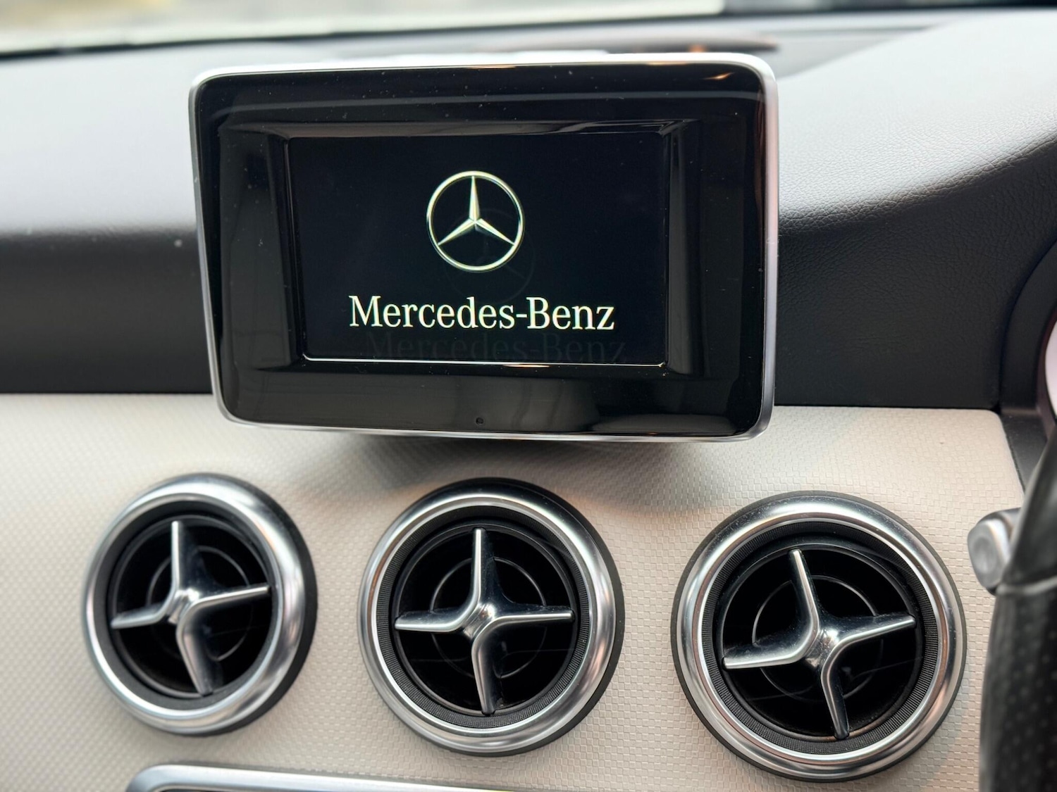 Used Mercedes-Benz A-Class 2015 for sale - 77292058: Photo 34