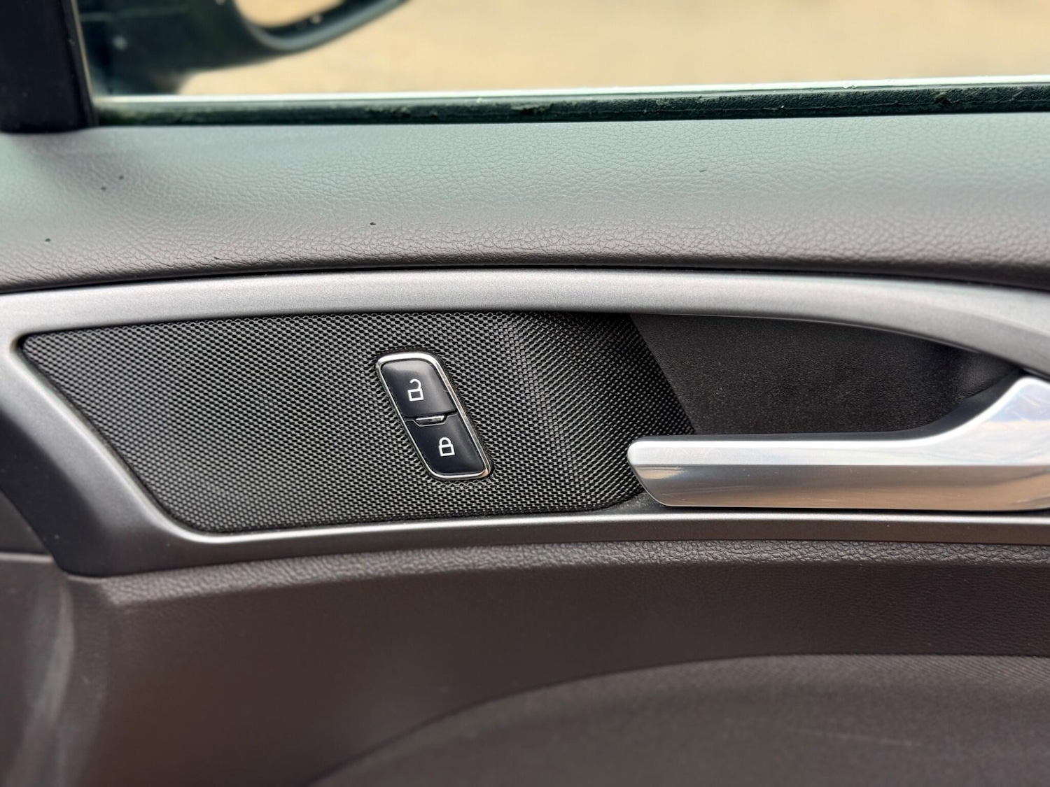 Used Ford Mondeo 2016 for sale - 77440517: Photo 22