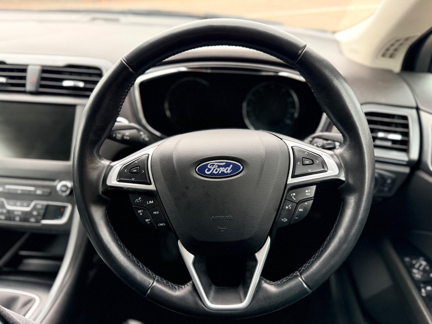 Used Ford Mondeo 2016 for sale - 77440517: Photo 35