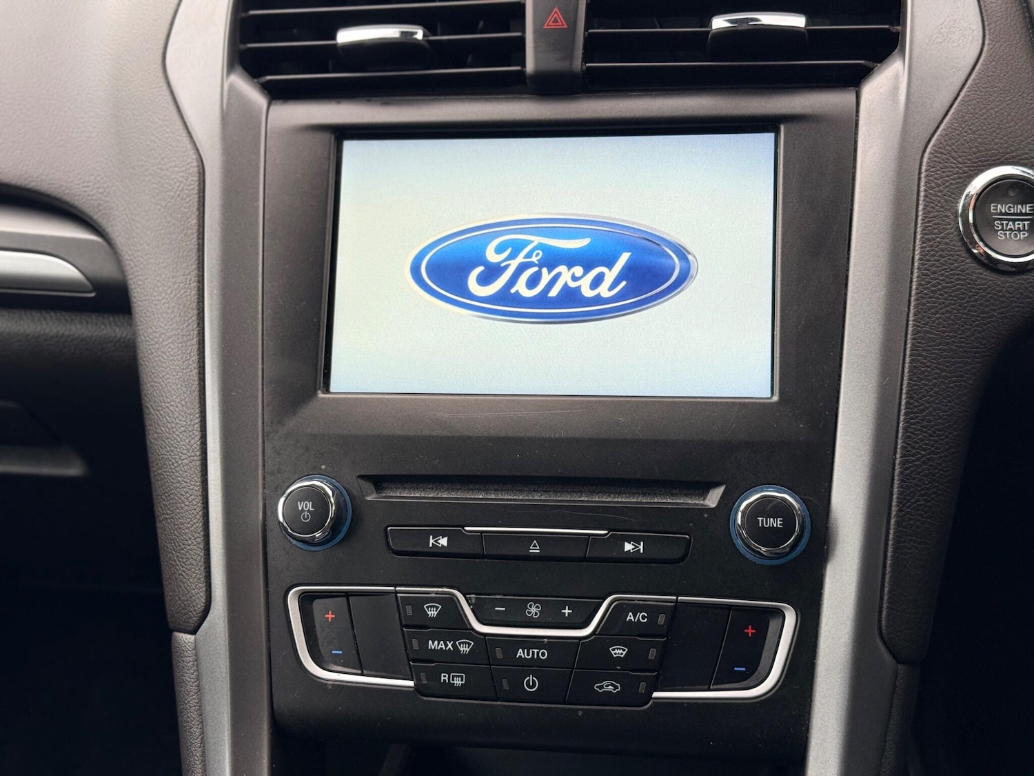 Used Ford Mondeo 2016 for sale - 77440517: Photo 36