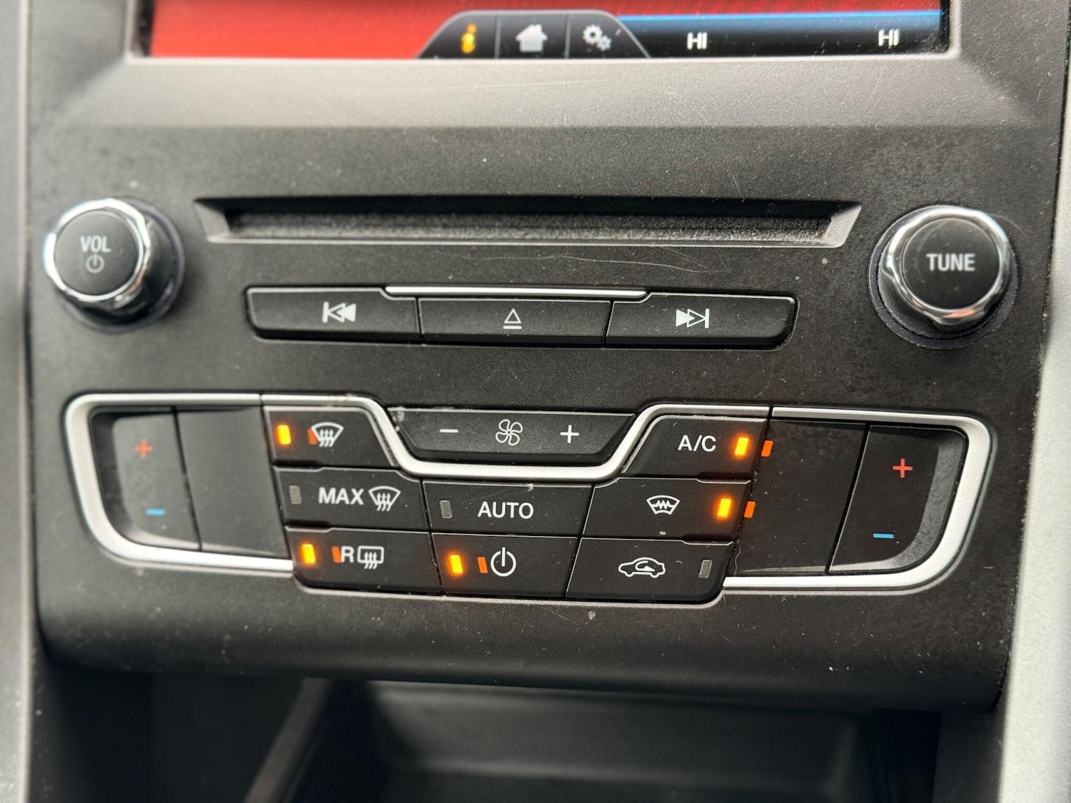 Used Ford Mondeo 2016 for sale - 77440517: Photo 38