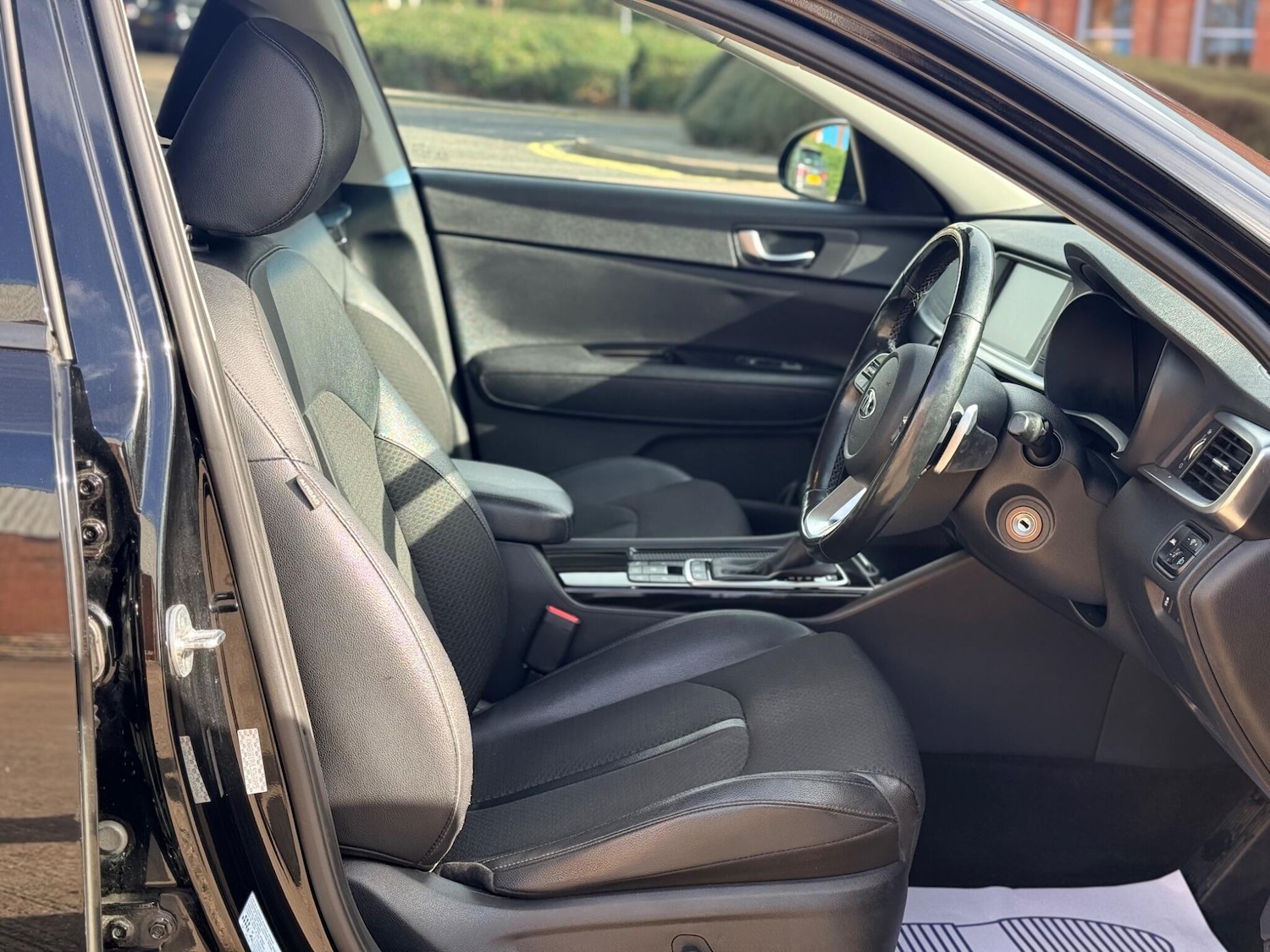 Used Kia Optima 2019 for sale - 77882108: Photo 2