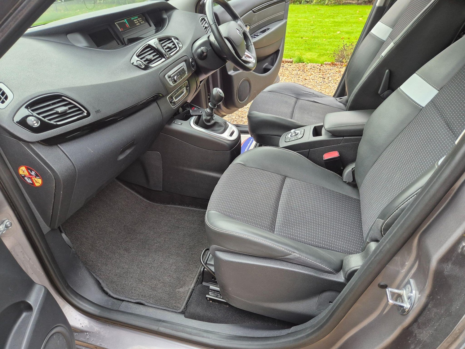 Used Renault Scenic 2015 for sale - 76360927: Photo 14