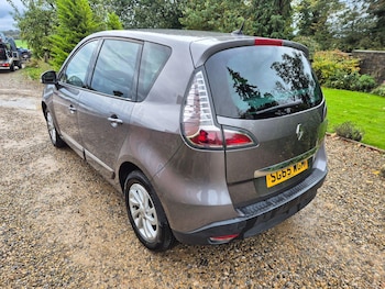 Used Renault Scenic 2015 for sale - 76360927: Photo