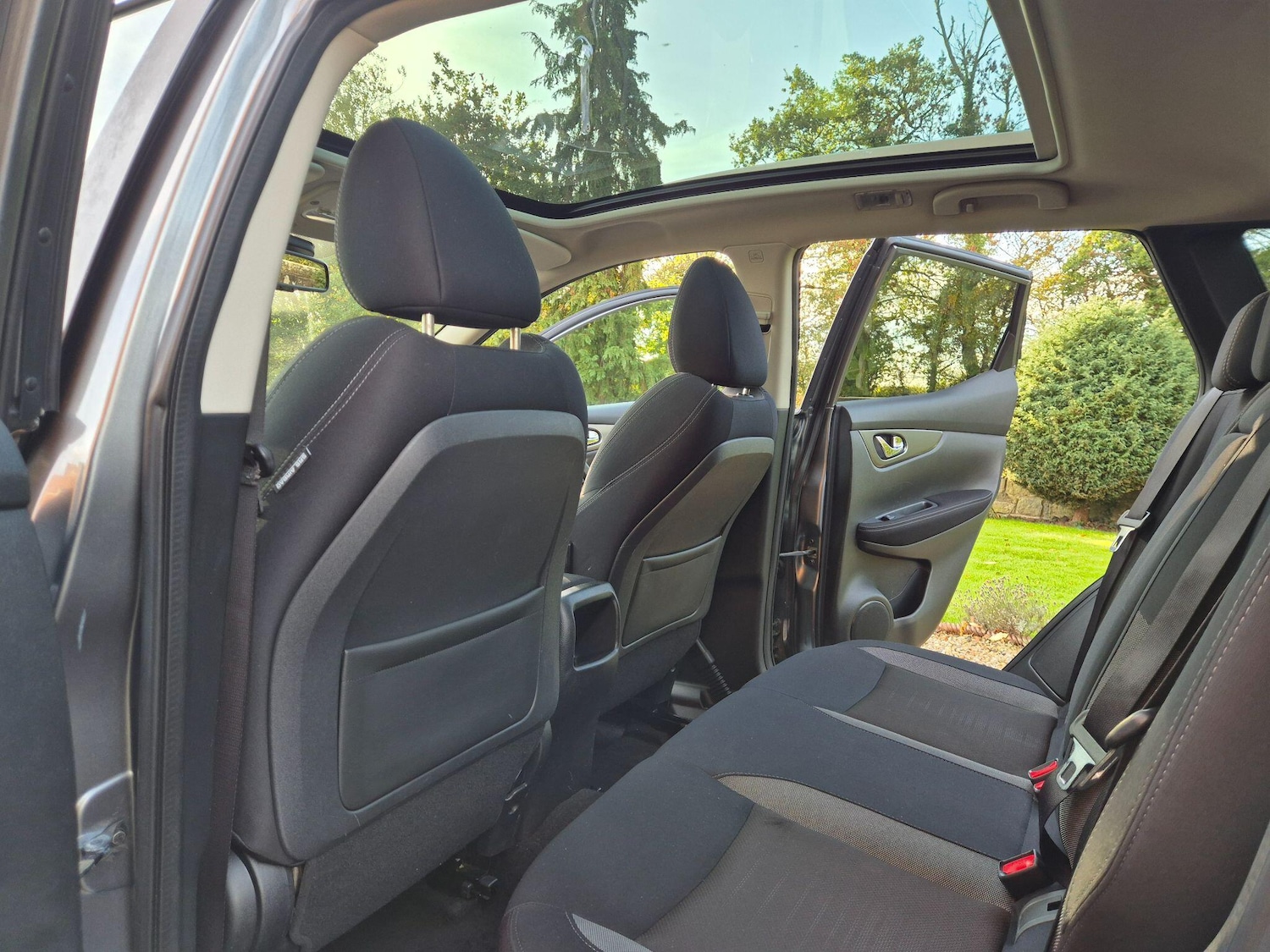 Used Nissan Qashqai 2017 for sale - 76994261: Photo 12