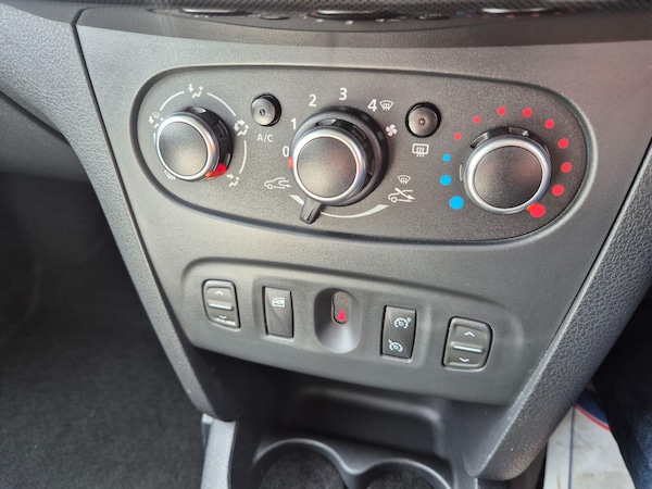 Used Dacia Sandero Stepway 2017 for sale - 75578077: Photo 14