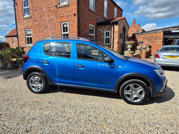 Used Dacia Sandero Stepway 2017 for sale - 75578077: Photo 4