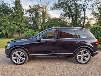 Used Volkswagen Touareg 2017 for sale - 75589473: Photo