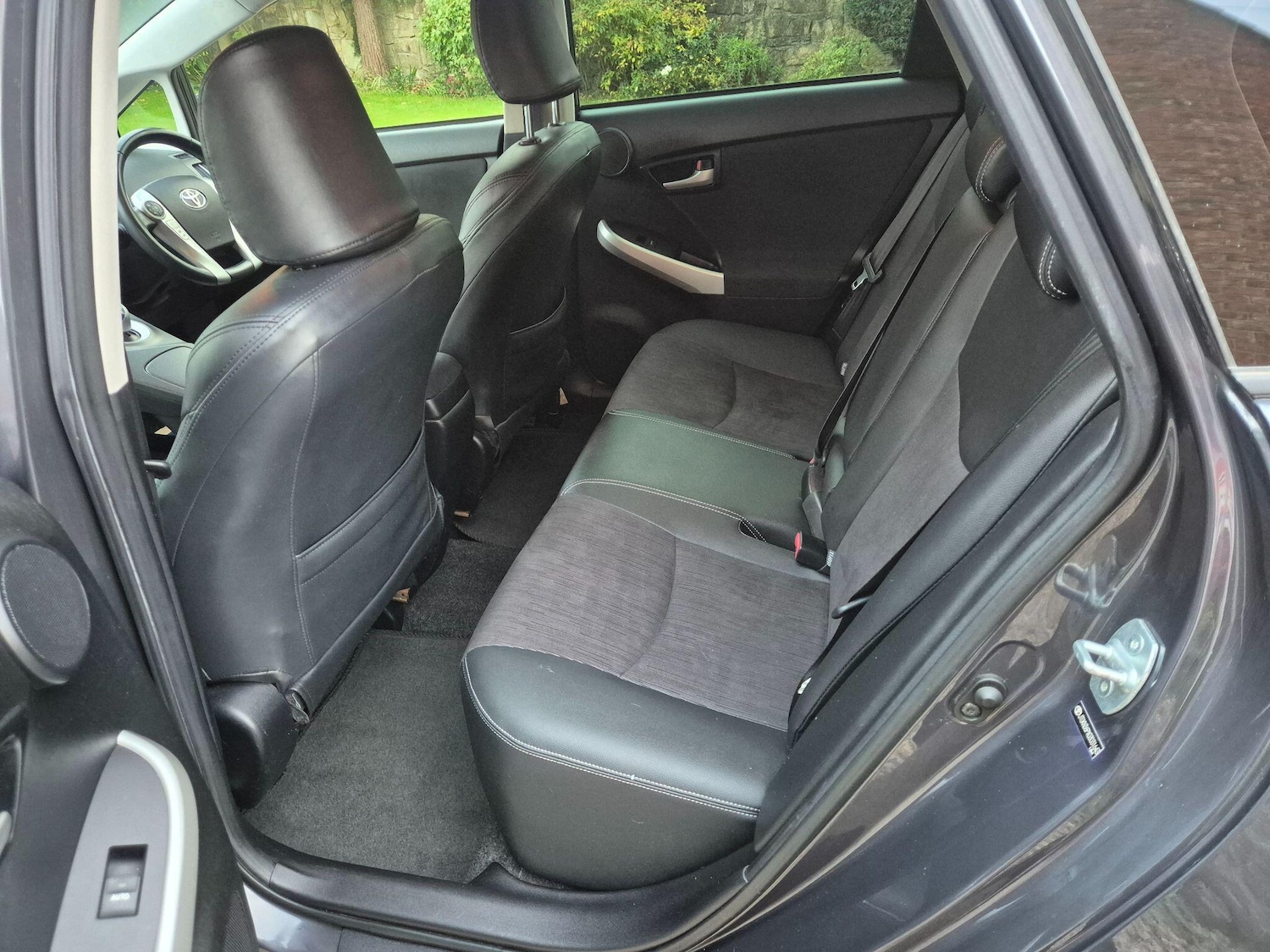 Used Toyota Prius 2013 for sale - 76294755: Photo 5