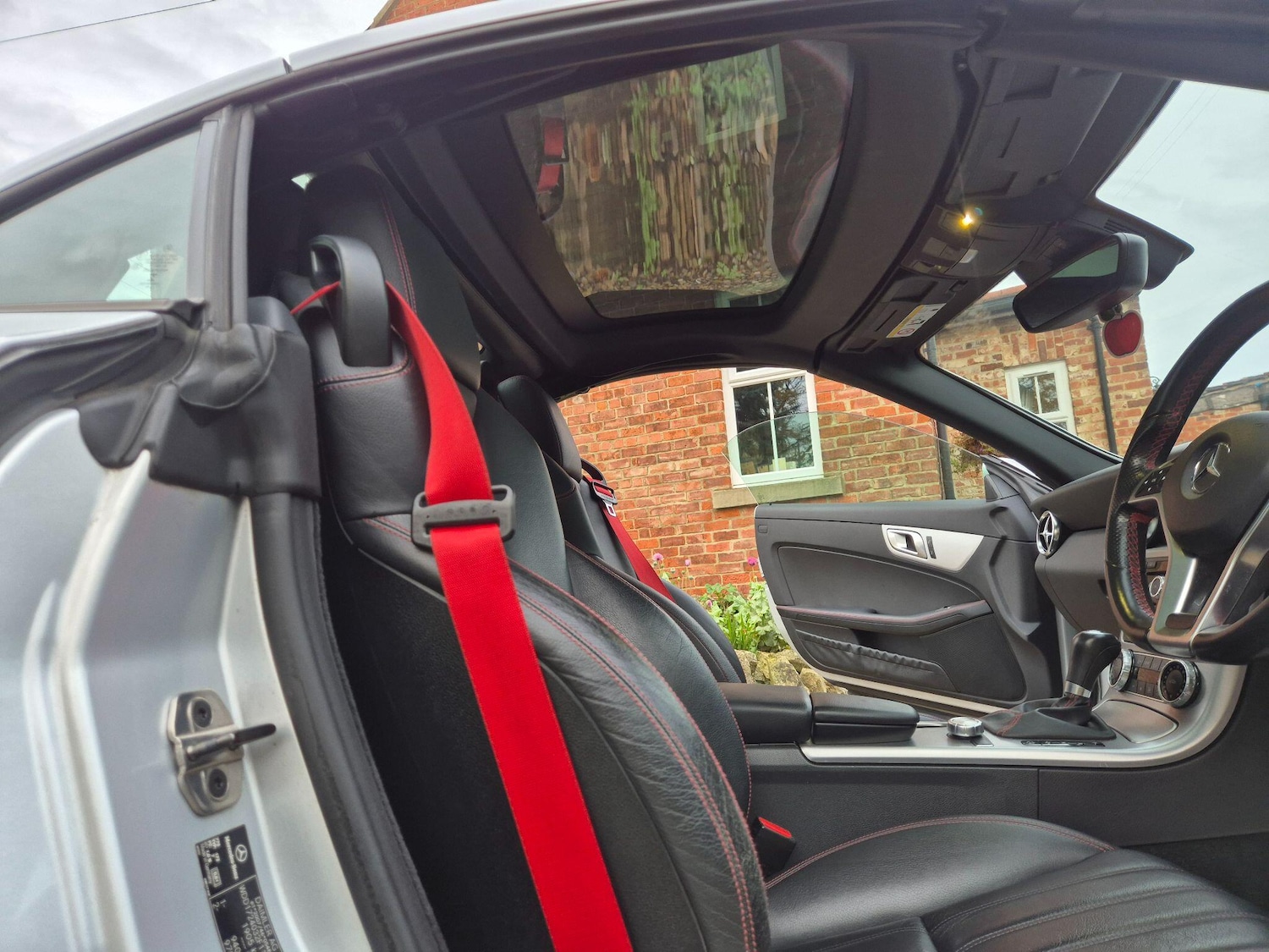 Used Mercedes-Benz SLK 2015 for sale - 76511930: Photo 16