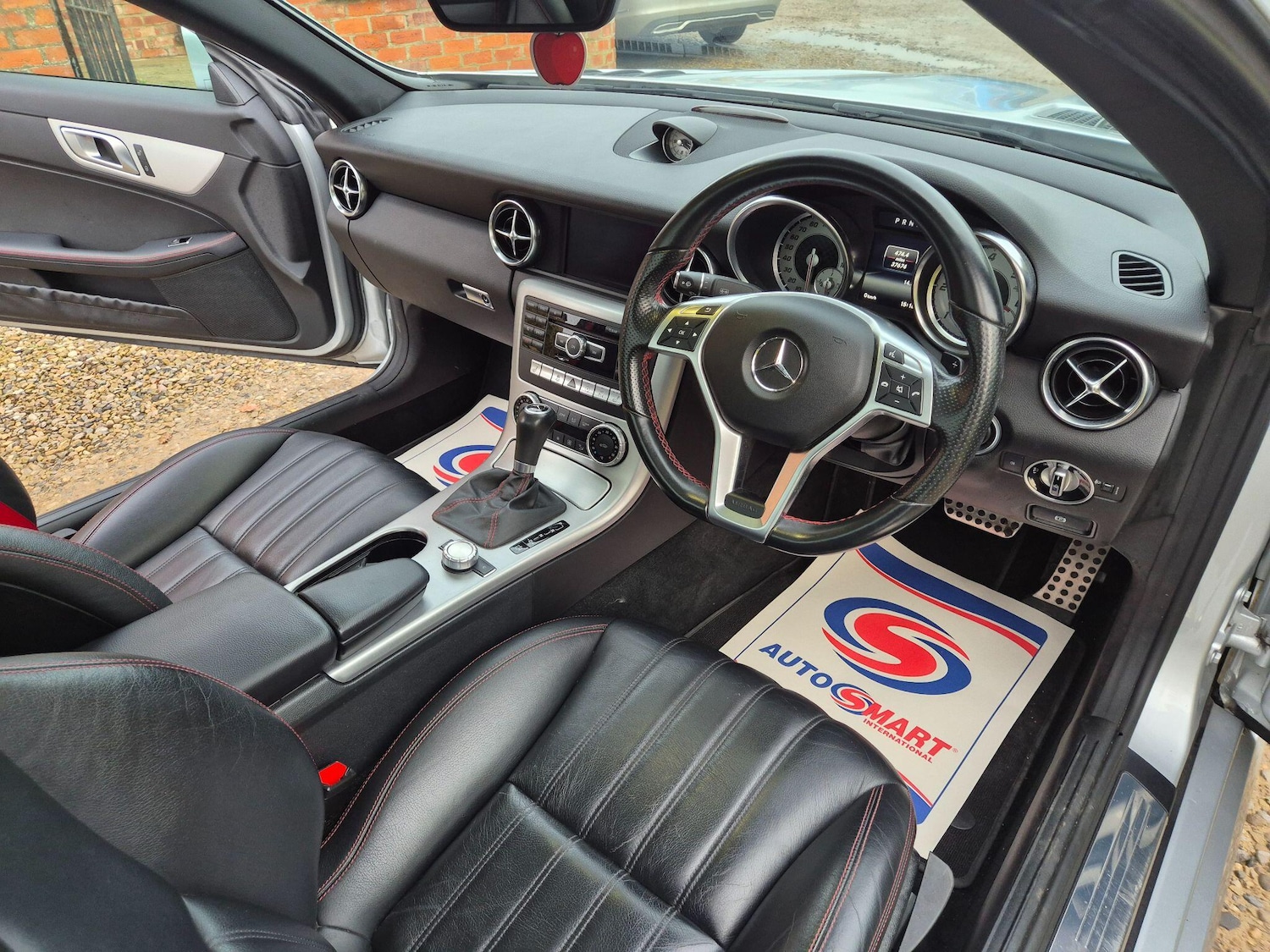 Used Mercedes-Benz SLK 2015 for sale - 76511930: Photo 17