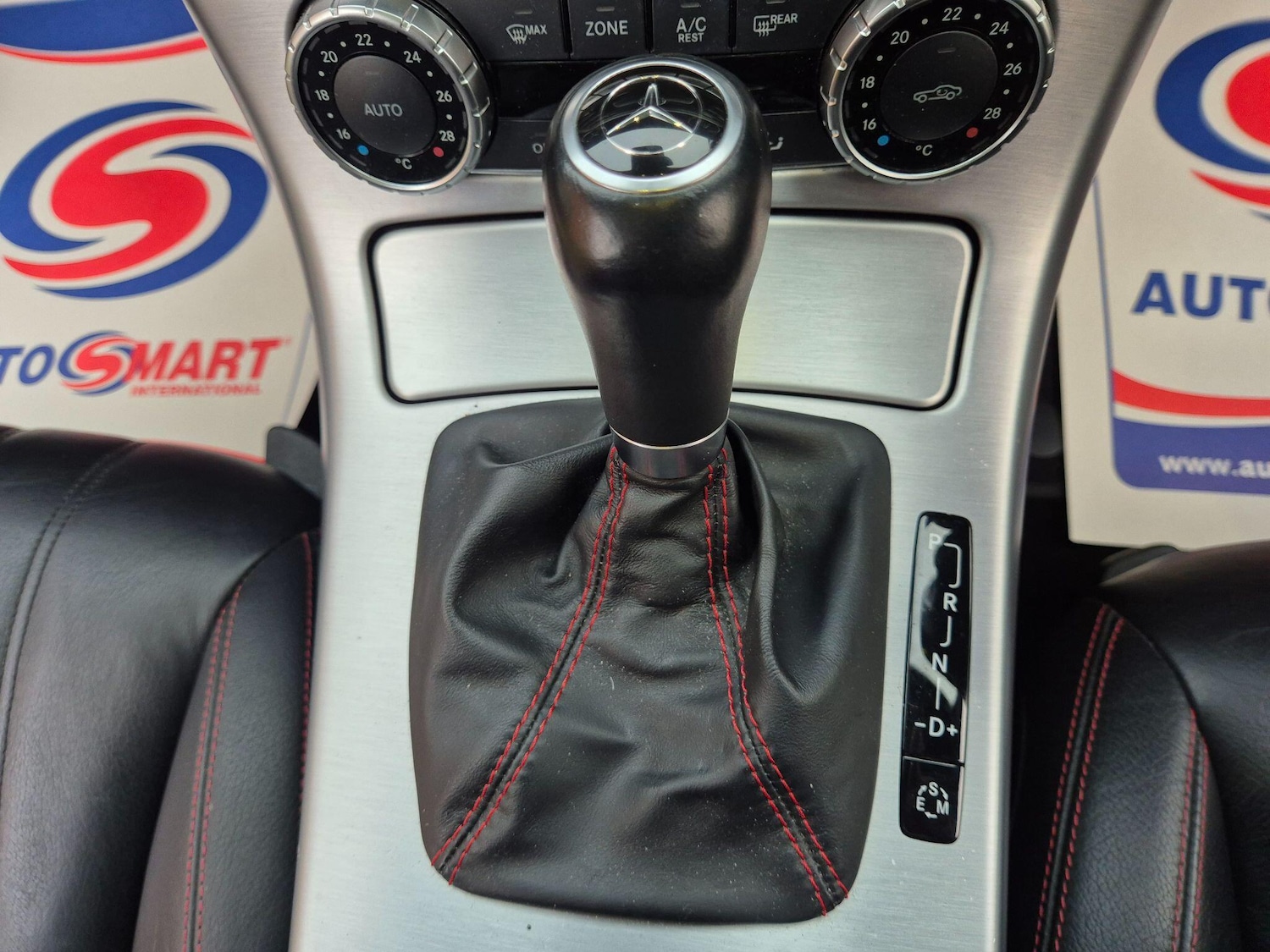 Used Mercedes-Benz SLK 2015 for sale - 76511930: Photo 22