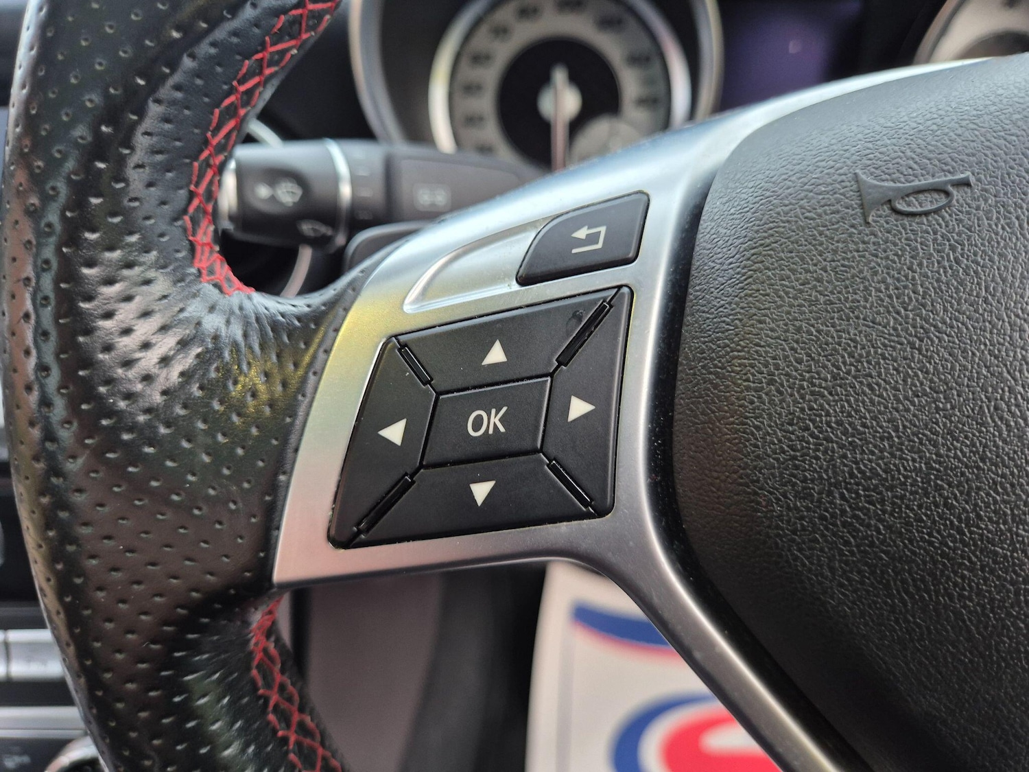 Used Mercedes-Benz SLK 2015 for sale - 76511930: Photo 23