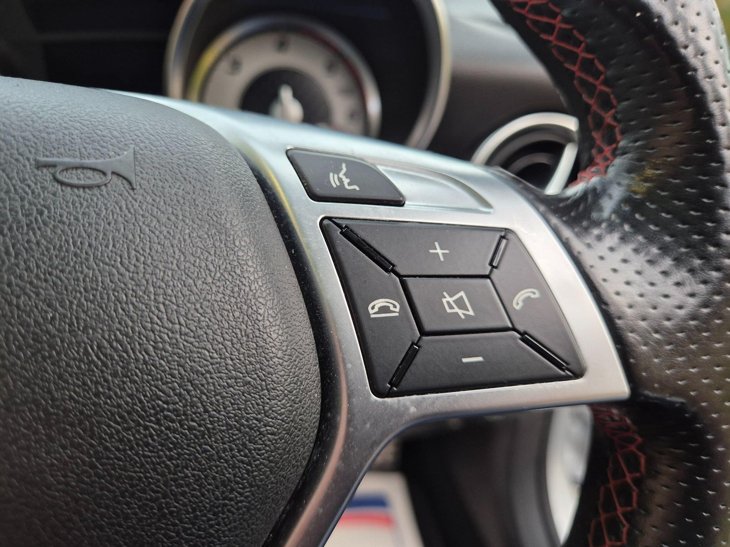 Used Mercedes-Benz SLK 2015 for sale - 76511930: Photo 24