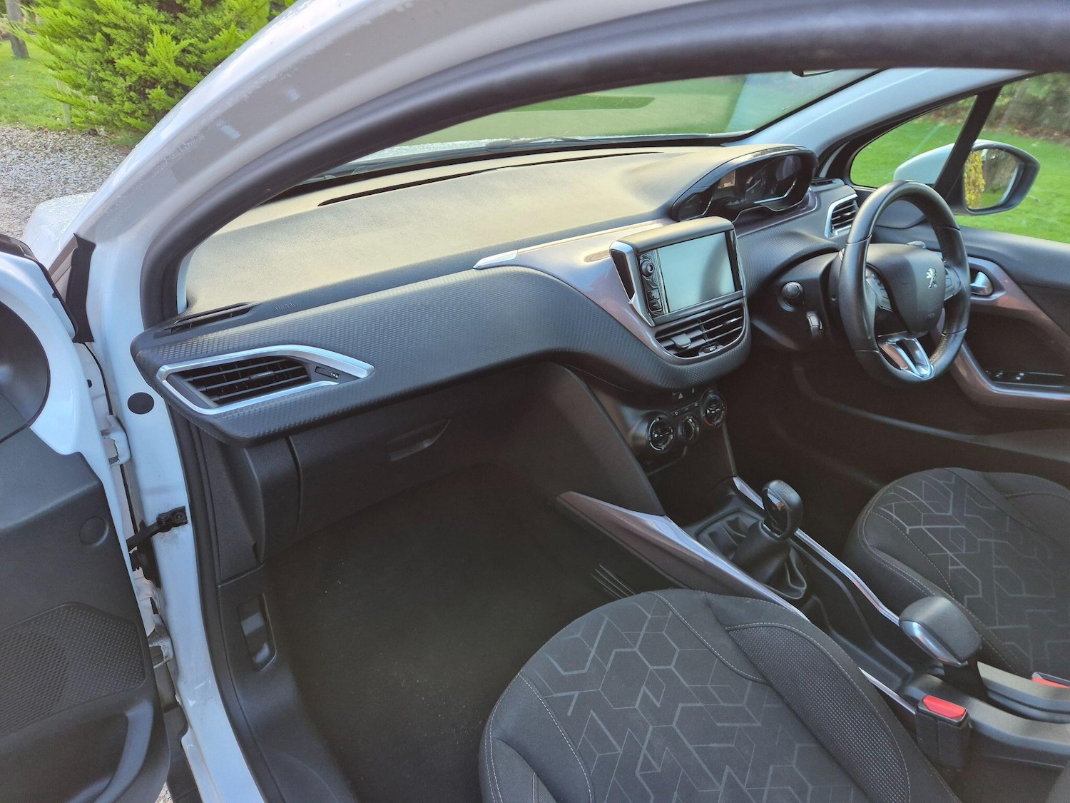 Used Peugeot 2008 2014 for sale - 76992286: Photo 12