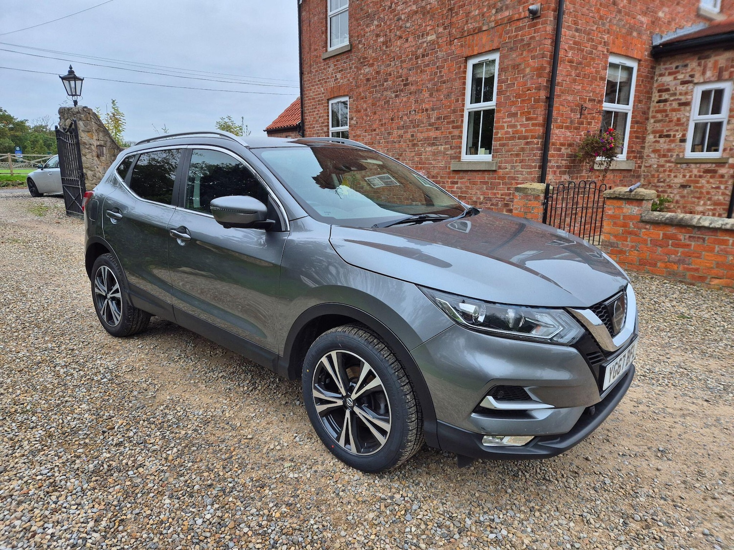 Used Nissan Qashqai 2017 for sale - 76294984: Photo 2