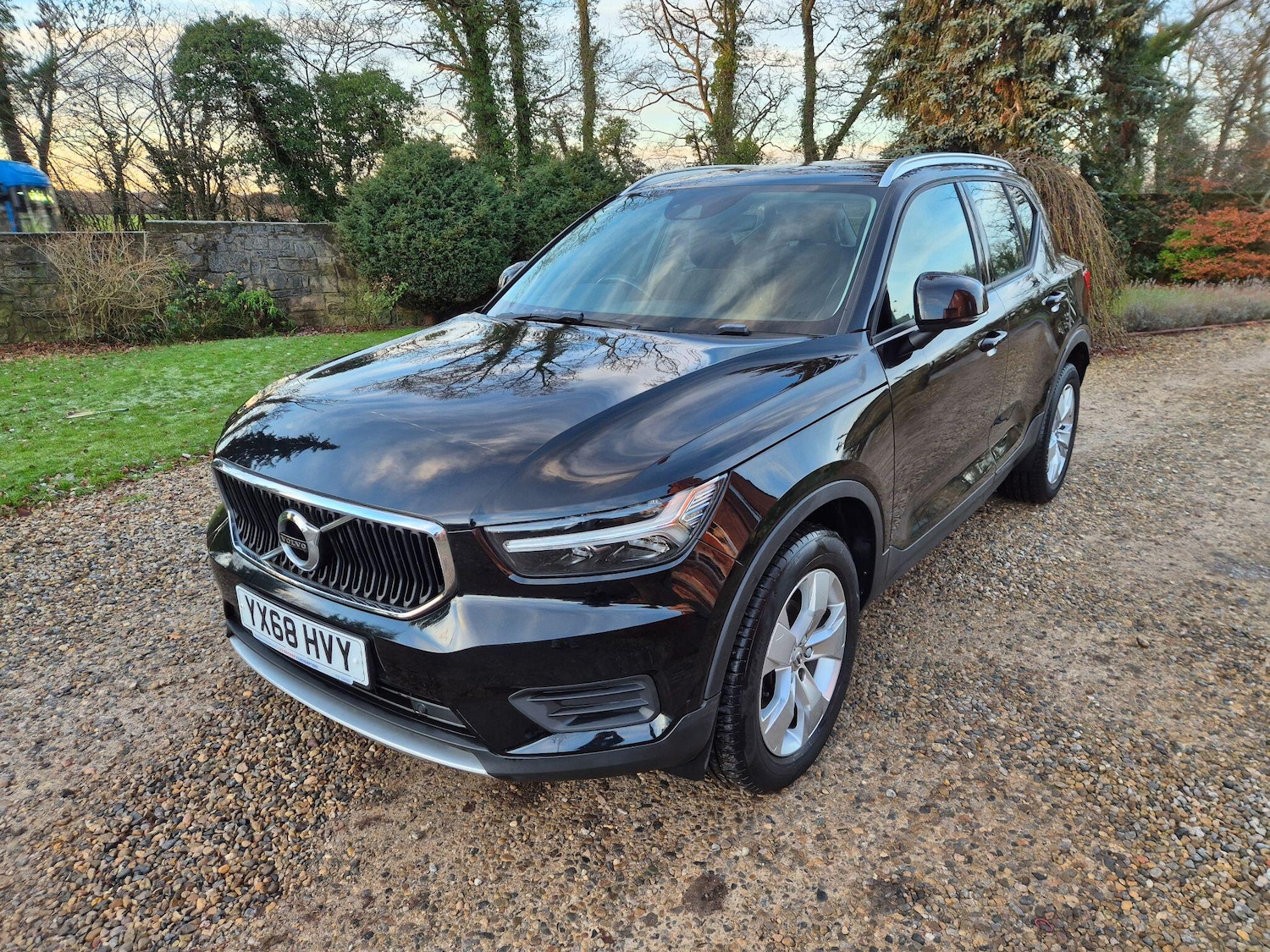 Used Volvo XC40 2018 for sale - 78184643: Photo 2