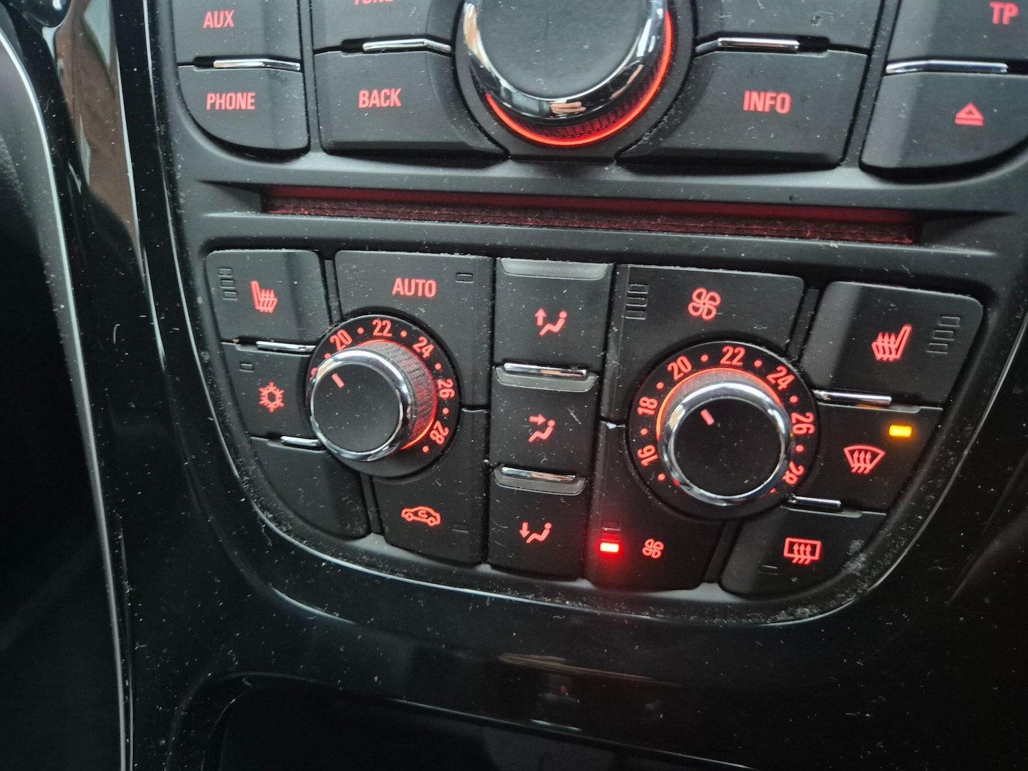 Used Vauxhall Astra 2015 for sale - 77331690: Photo 14