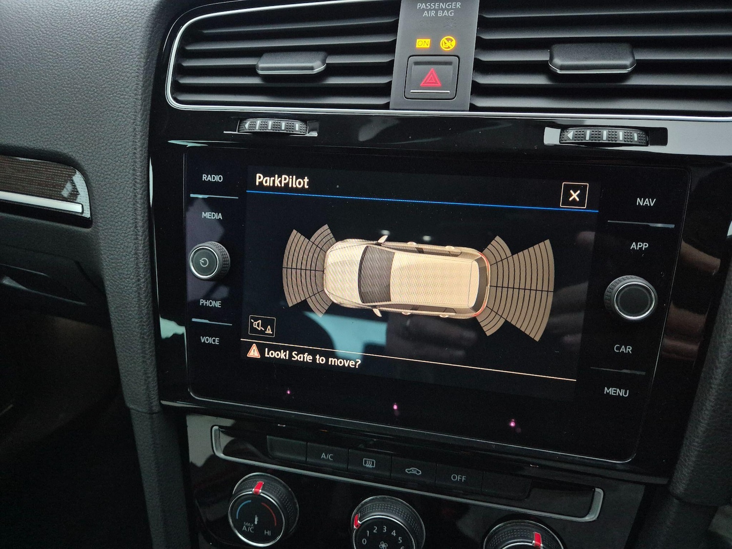 Used Volkswagen Golf 2017 for sale - 76771838: Photo 10