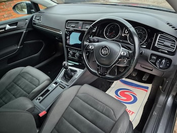 Used Volkswagen Golf 2017 for sale - 76771838: Photo