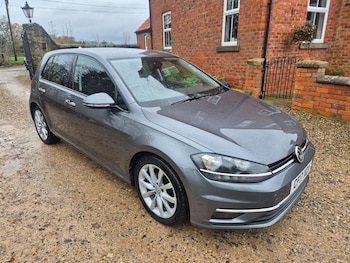 Used Volkswagen Golf 2017 for sale - 76771838: Photo