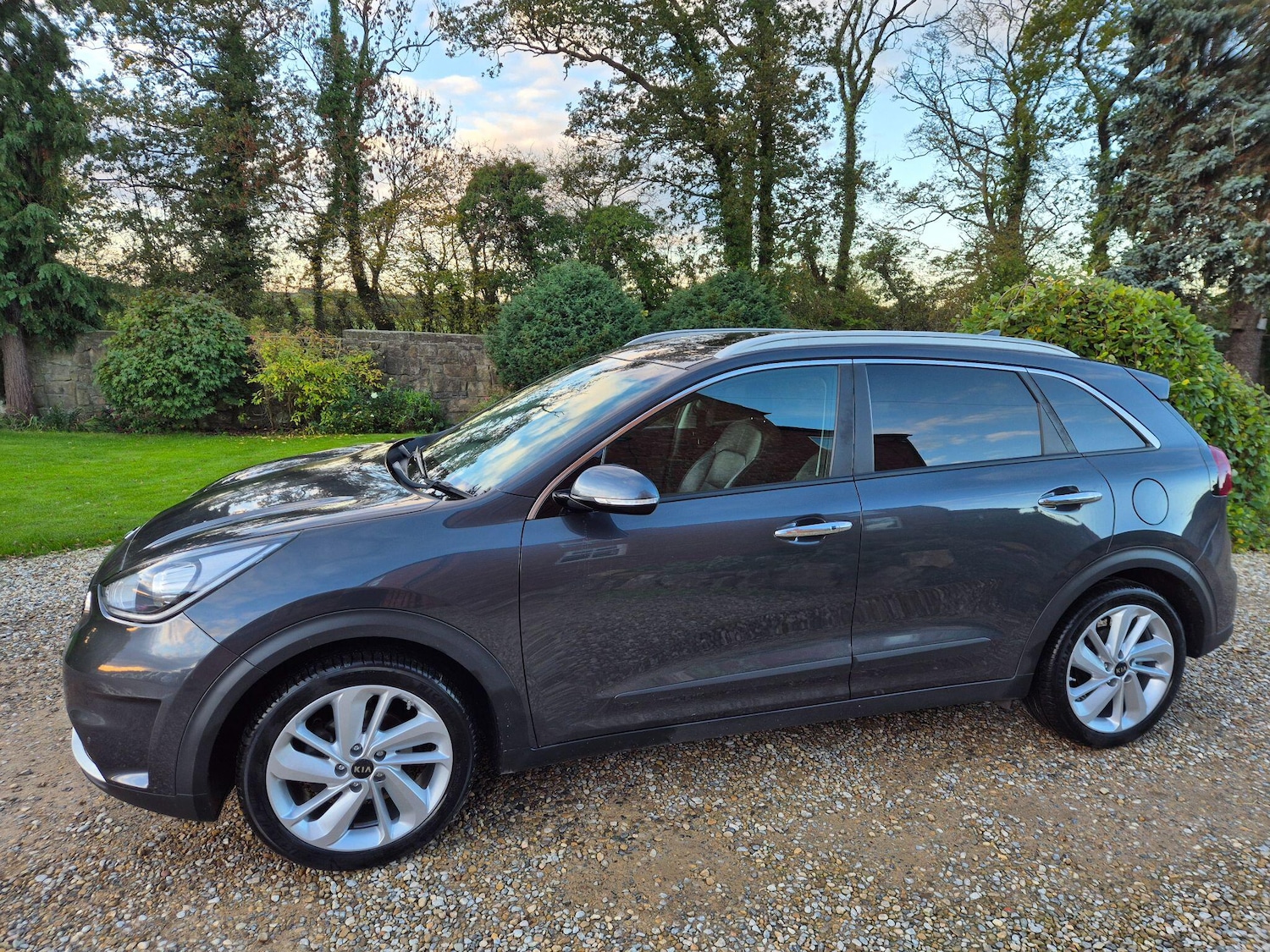 Used Kia Niro 2019 for sale - 76377719: Photo 2