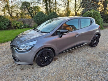 Used Renault Clio 2015 for sale - 76226343: Photo 2