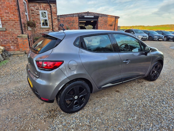Used Renault Clio 2015 for sale - 76226343: Photo 6