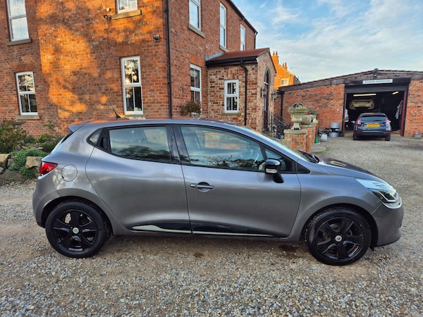 Used Renault Clio 2015 for sale - 76226343: Photo 7