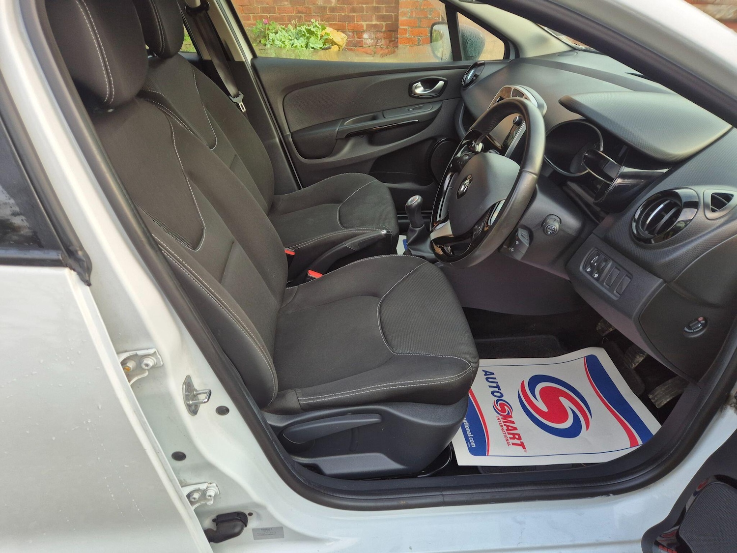 Used Renault Clio 2016 for sale - 76499225: Photo 13