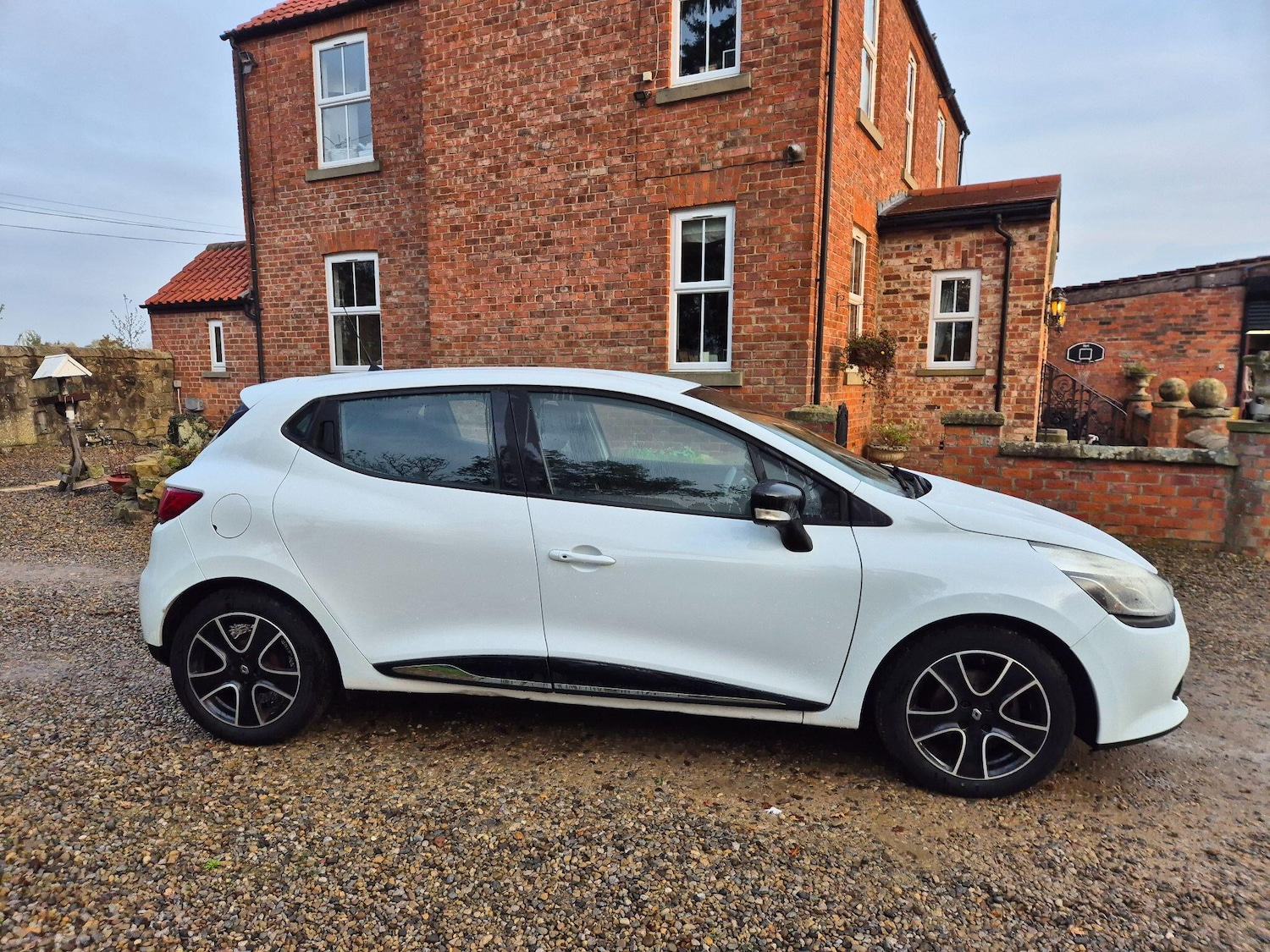 Used Renault Clio 2016 for sale - 76499225: Photo 8