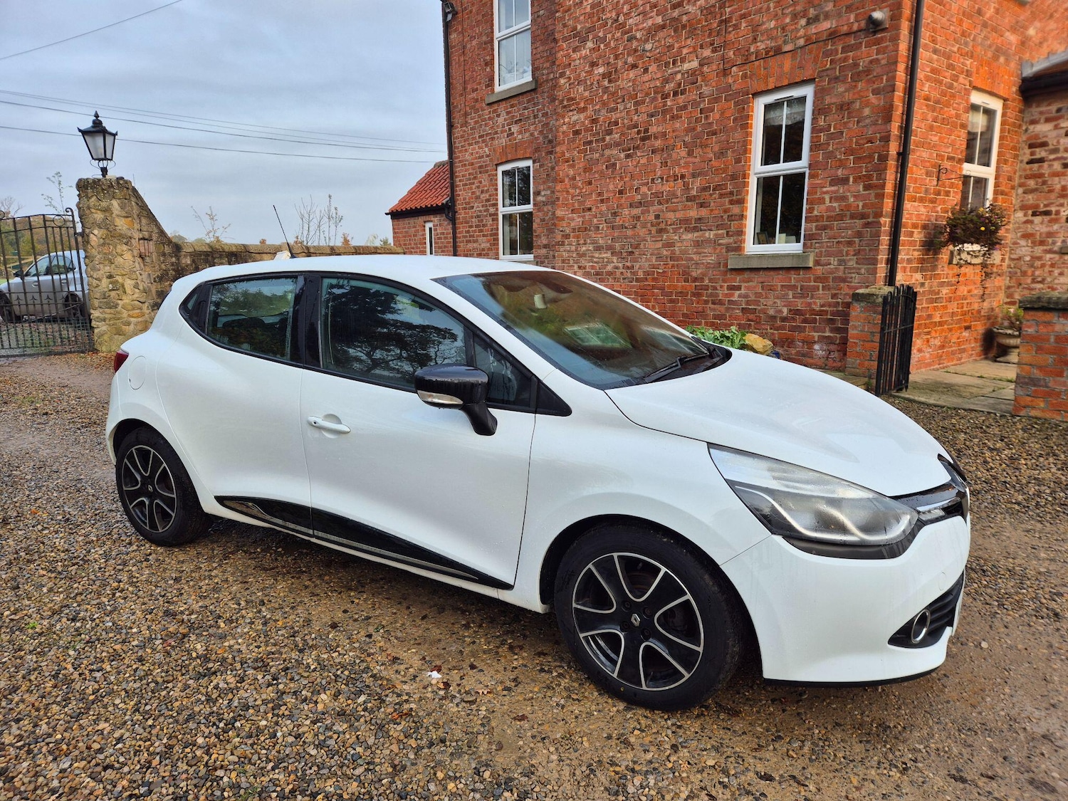 Used Renault Clio 2016 for sale - 76499225: Photo 9