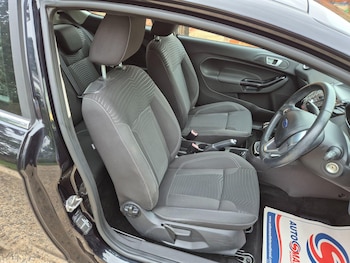 Used Ford Fiesta 2014 for sale - 79361401: Photo
