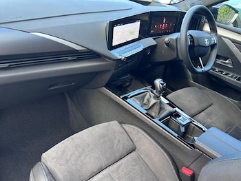 Used Vauxhall Astra 2025 for sale - 76473449: Photo